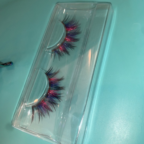 NEVER USED Special Edition Tarte Mermaid-themed Eyelash Curler & False Lashes - Picture 2 of 9